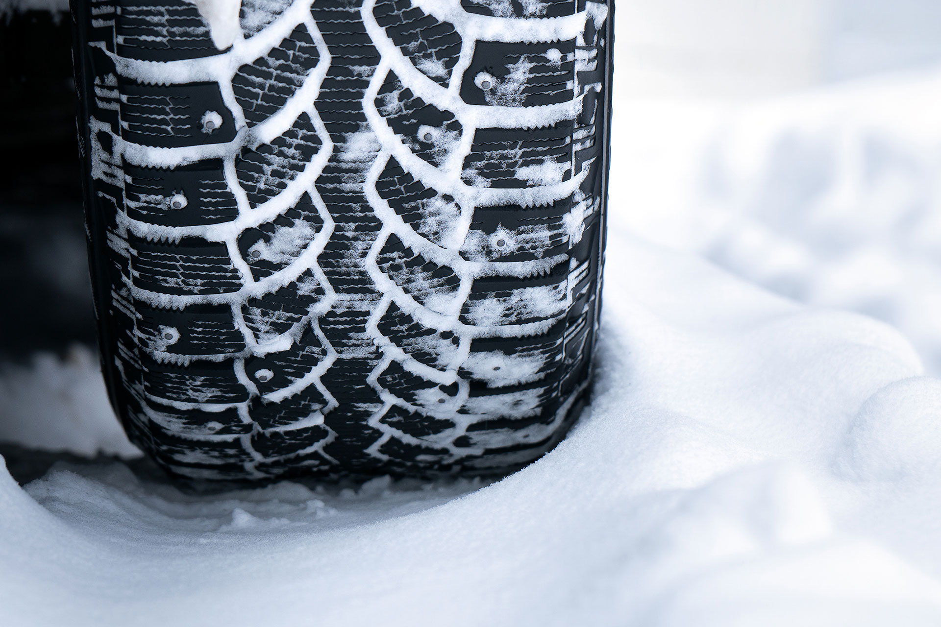 winter tire on snow